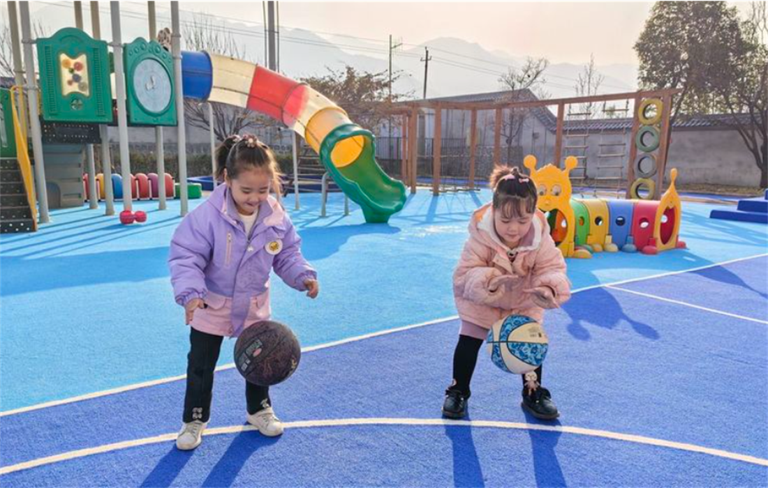 幼儿园场地设计，多利隆幼儿园专用地弹坪